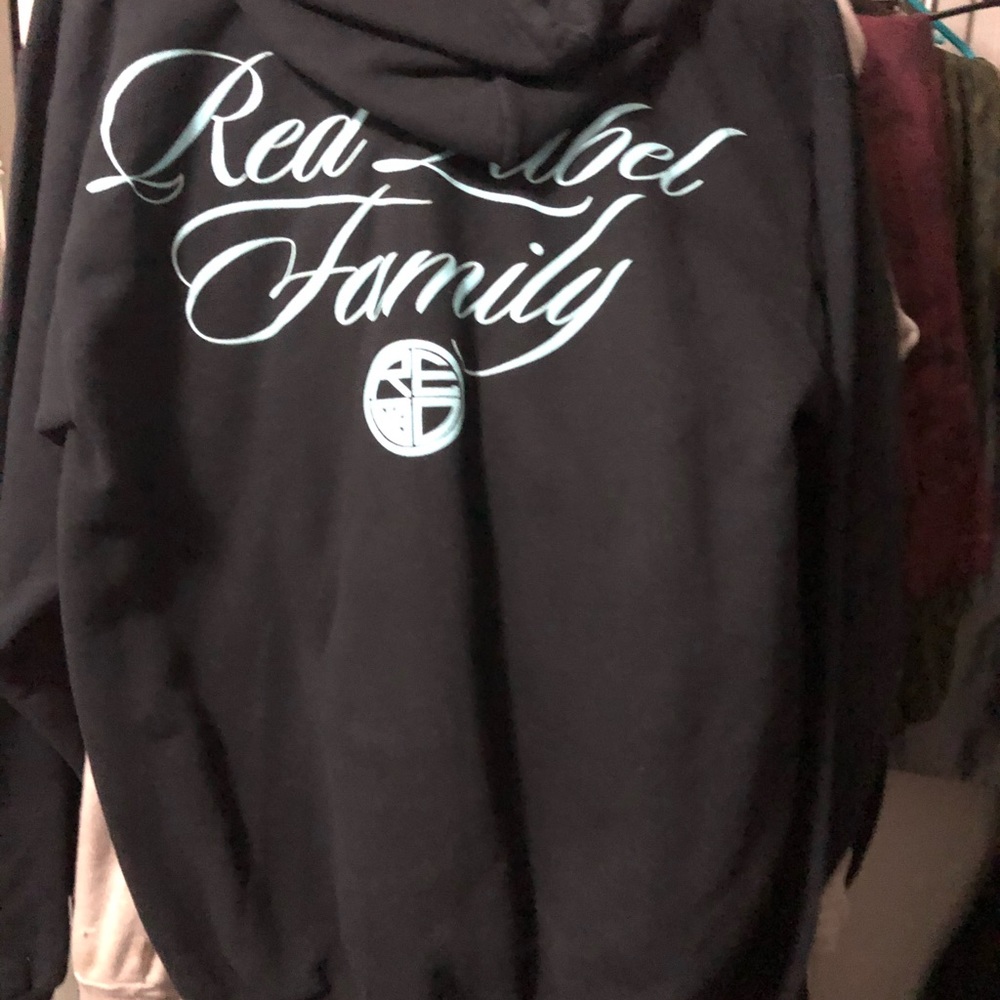 Red Label - Picture 2 of 4